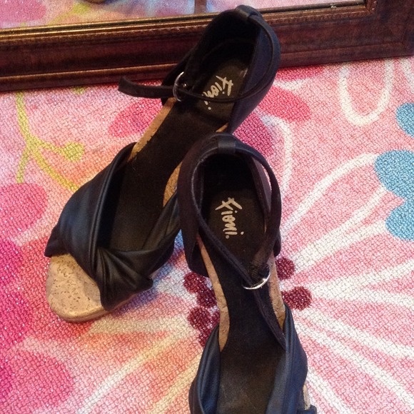 Fioni high heels black leather size 6.5