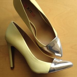Cap-toe pumps