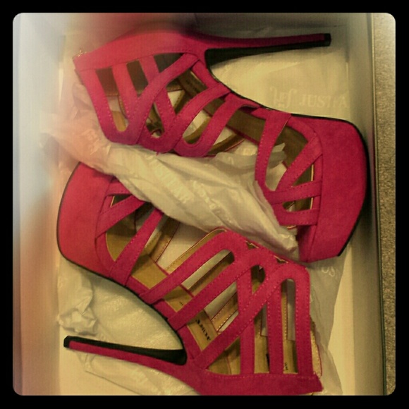 Beautifully new Justfab Lilia heels