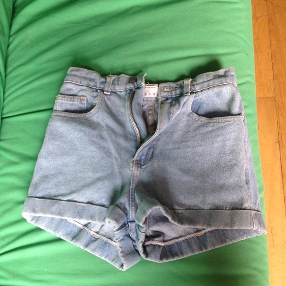AA size 26 lightwash denim highwaisted shorts