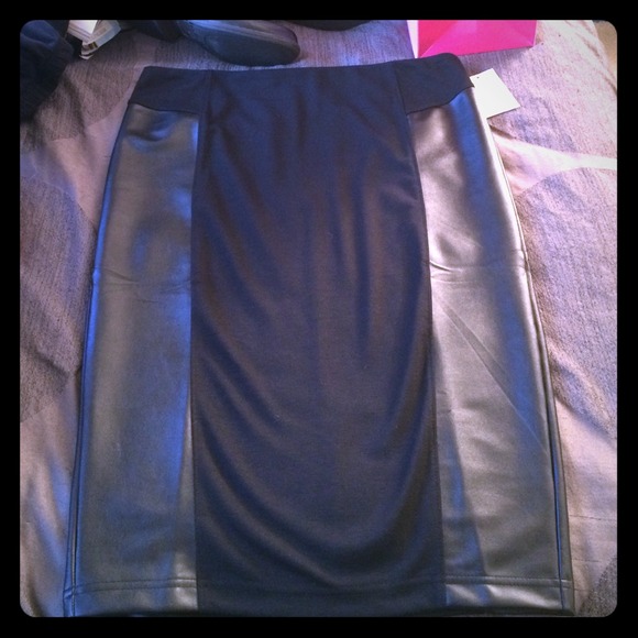 BNWT ponte pencil midi skirt with leather sides