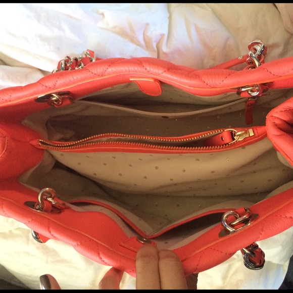 🎉REDUCED Kate Spade leather tote - Picture 3 of 4