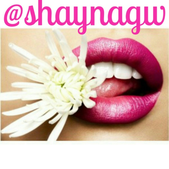 💋Sold bundle💋of lippies and primer.
