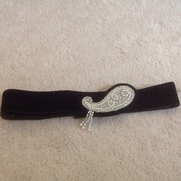 Velvet belt with pearls and crystals REDUCED