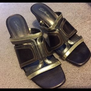 Brown and Gold Sandals!👡