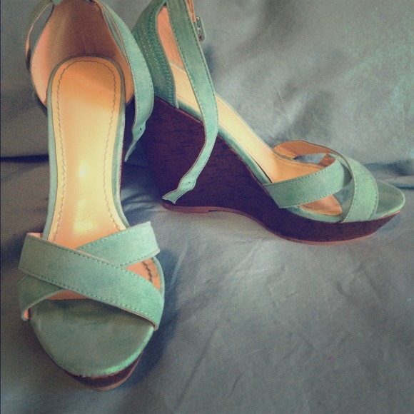 Shoes - Donation bound 👠Cute mint wedge sandals