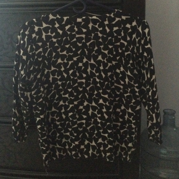 H&M heart sweater - Picture 2 of 3