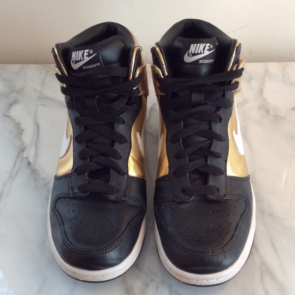 f&f travis scott jordan 4