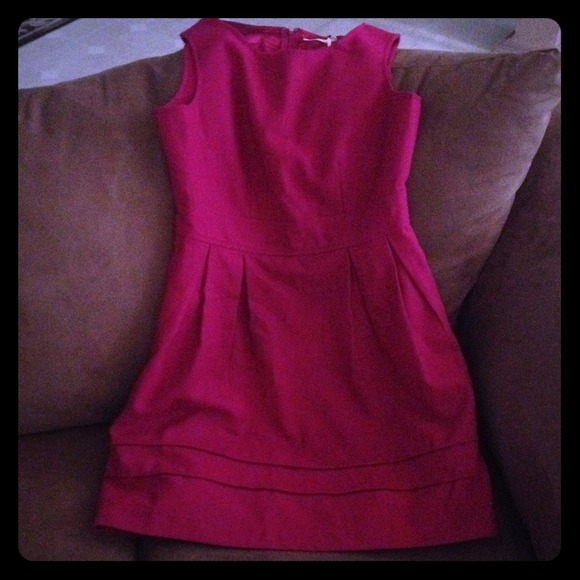 Fun cranberry colored dress with pockets!!