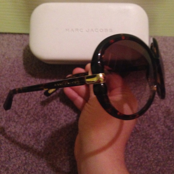 BEAUTIFUL NEW MJ SUNGLASSES😎 NEVER WORN!