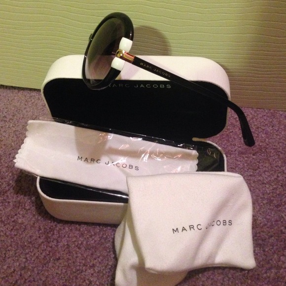 BEAUTIFUL NEW BLACK MARC JACOBS SUNGLASSES 274/s