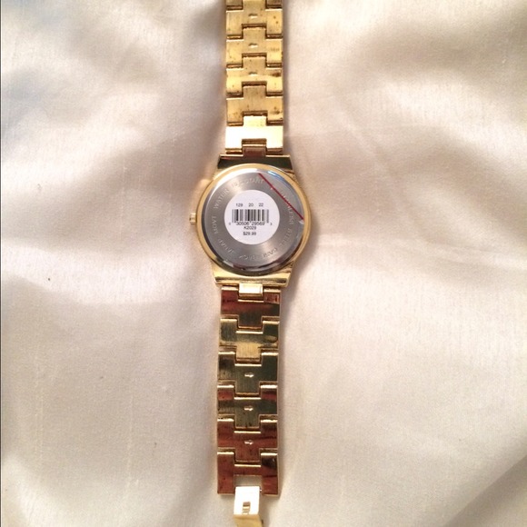 Gold colored watch - Picture 2 of 4