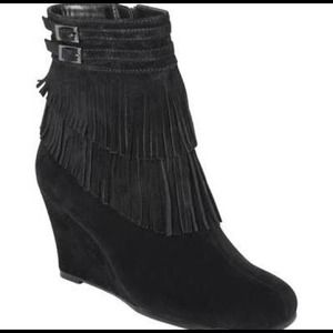 Black fringe suede wedge booties - Aerosoles 8.5