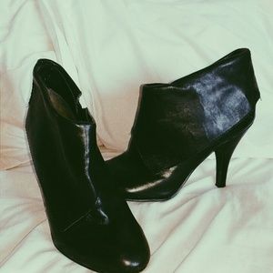 Nine West Black Ankle Boots size 6