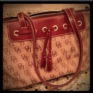 Authentic Dooney and Bourke handbag purse