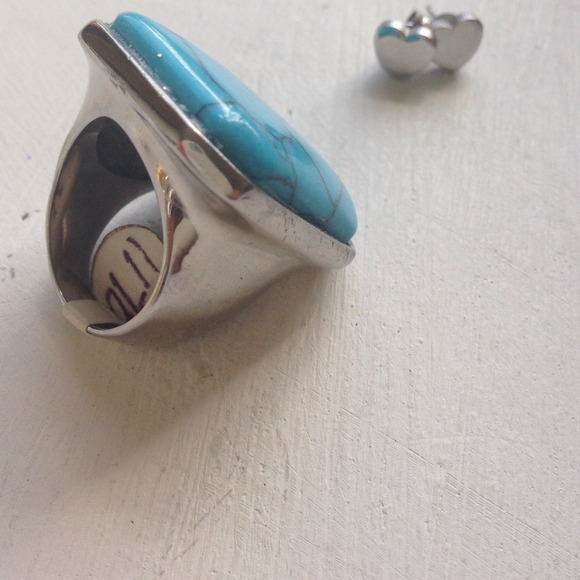 Imitation Turquoise  statement Ring - Picture 3 of 4