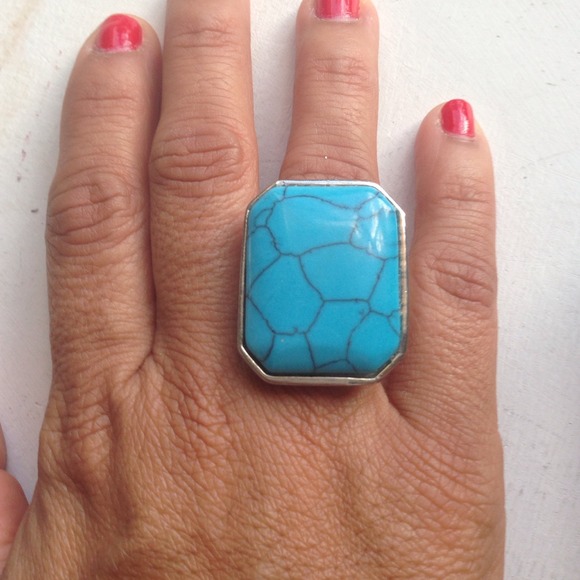 Imitation Turquoise  statement Ring - Picture 4 of 4