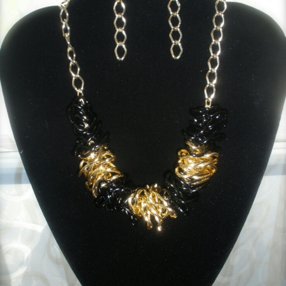Goldtone and black statement necklace set - Picture 1 of 1