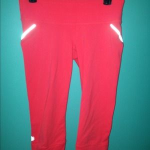 ATHLETA  relay Capri •