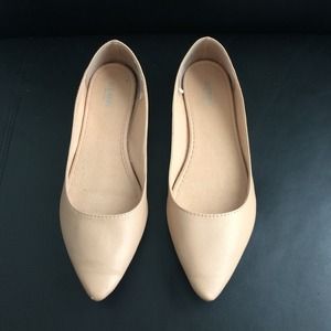Old Navy Nude Pointed Flats
