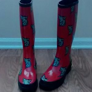 Red wolf rain boots!