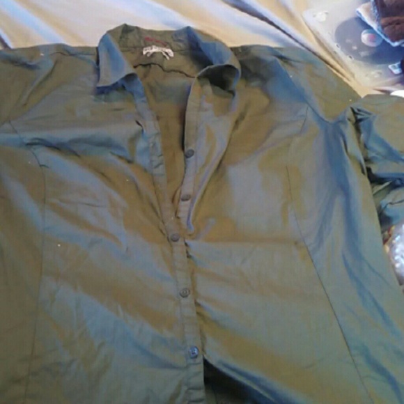 Quarter sleeve button up