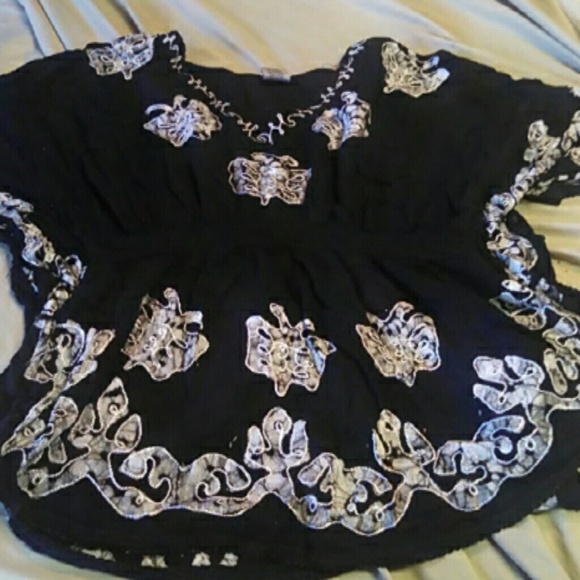 Butterfly sleeve top