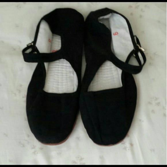 SOLD New black maryjane flats