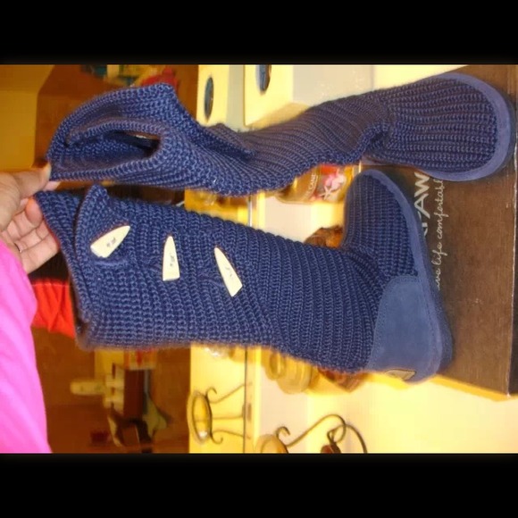 Bear paw ugg boots