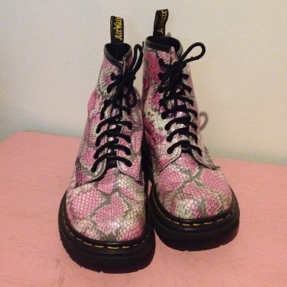 90s ~ vintage Doc Martens snakeskin platform boots - Picture 4 of 4