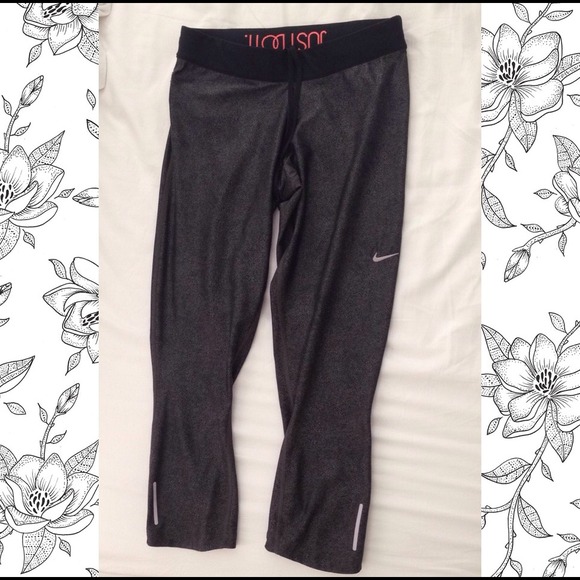 gray speckled dry fit Nike leggings