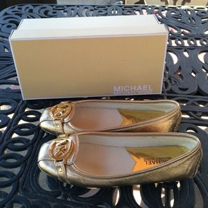 Michael Kors Gold Flats!🌟