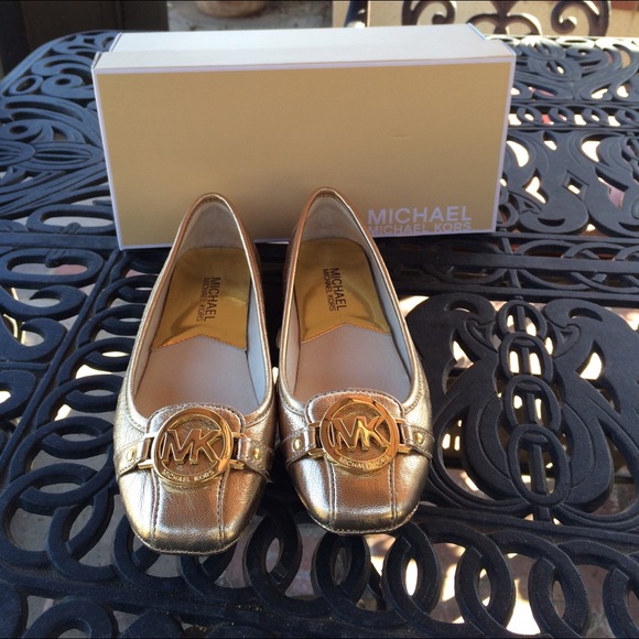🌟Michael Kors Gold flats!