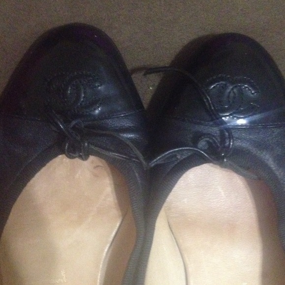 Chanel Ballet flats reserved for @moniquetb