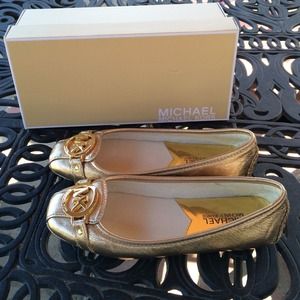 🌟🌟🌟🌟🌟Gold Michael Kors Flats!