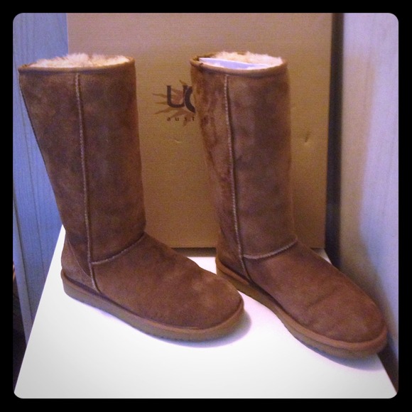 TRADE Uggs Chestnut Classic Tall