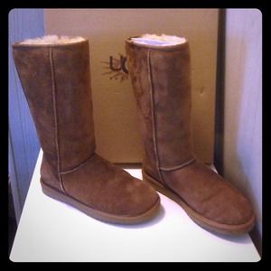 TRADE Uggs Chestnut Classic Tall
