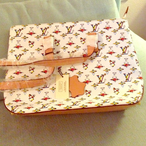 Medium hand bag