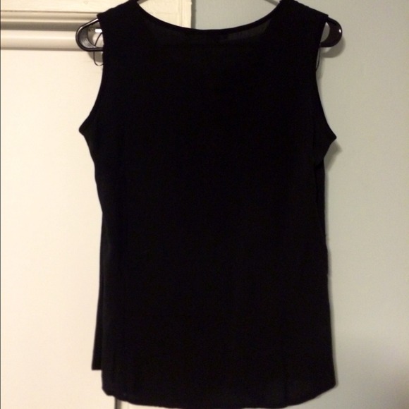 ⛔️sold in bundle⛔️NWT Beautiful Embroidered top - Picture 4 of 4