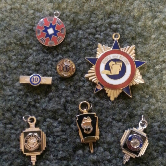 Scholar pins and awards