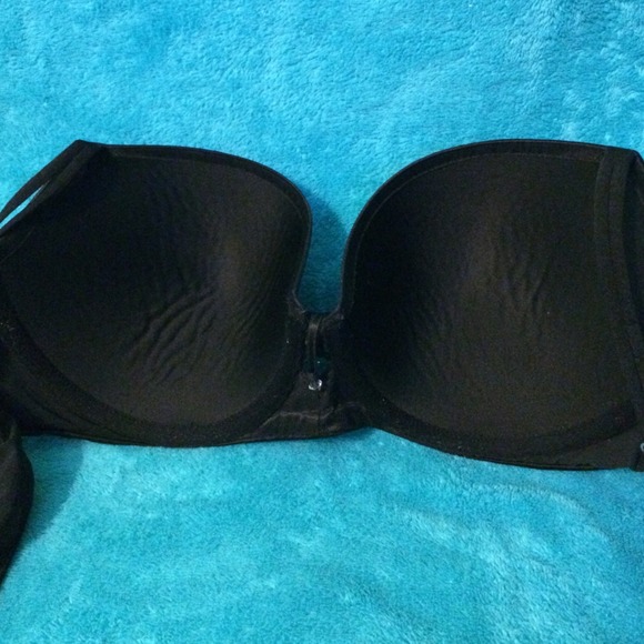 Black Victoria's Secret bra - Picture 3 of 4