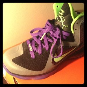 Brand New Lebron 9 (GS)