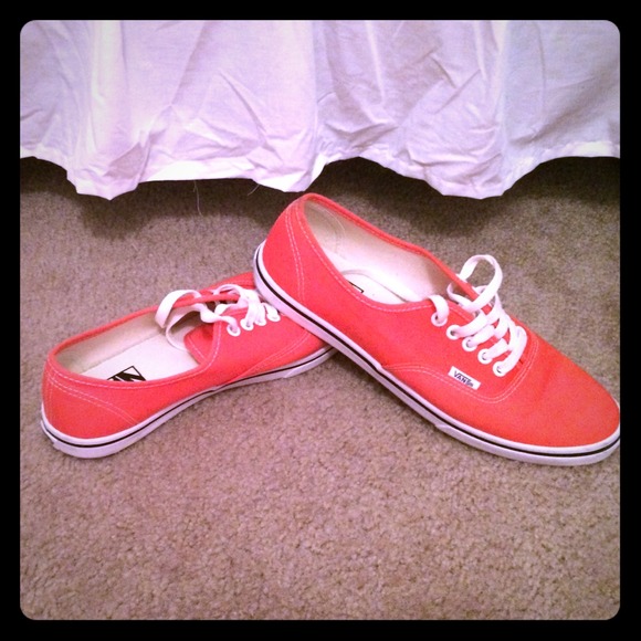 Dark salmon vans !