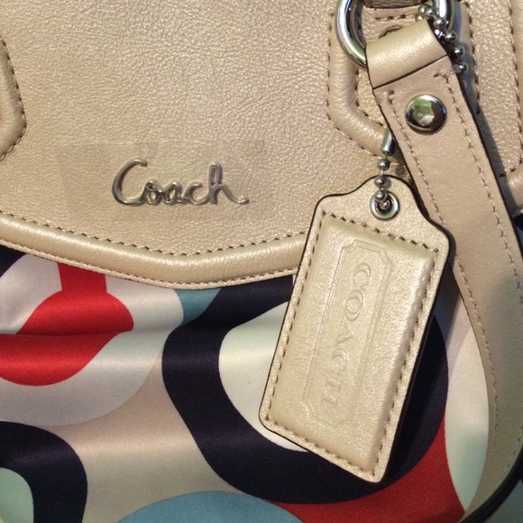 BUNDLED🚫🚫🚫Authentic coach purse - Picture 2 of 4