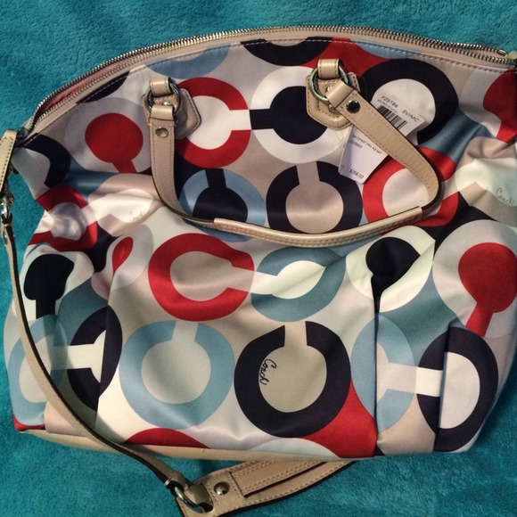 BUNDLED🚫🚫🚫Authentic coach purse - Picture 3 of 4