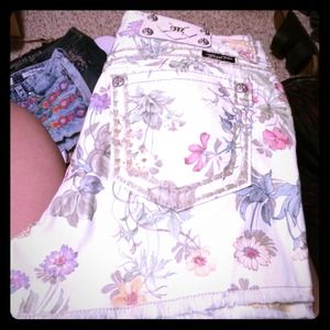 Miss Me cargo shorts!!