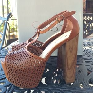Jessica Simpson High Heels!!!