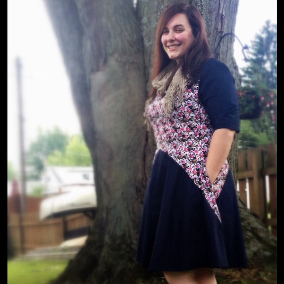 eshakti Dresses & Skirts - EShakti Navy and Floral Ditsy Colorblock Dress