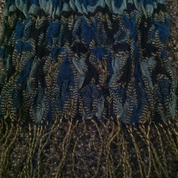 Scarf - Picture 2 of 3