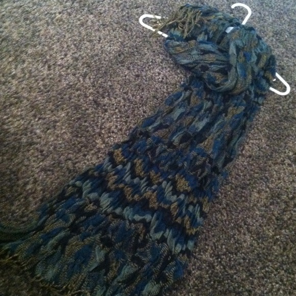 Scarf - Picture 3 of 3